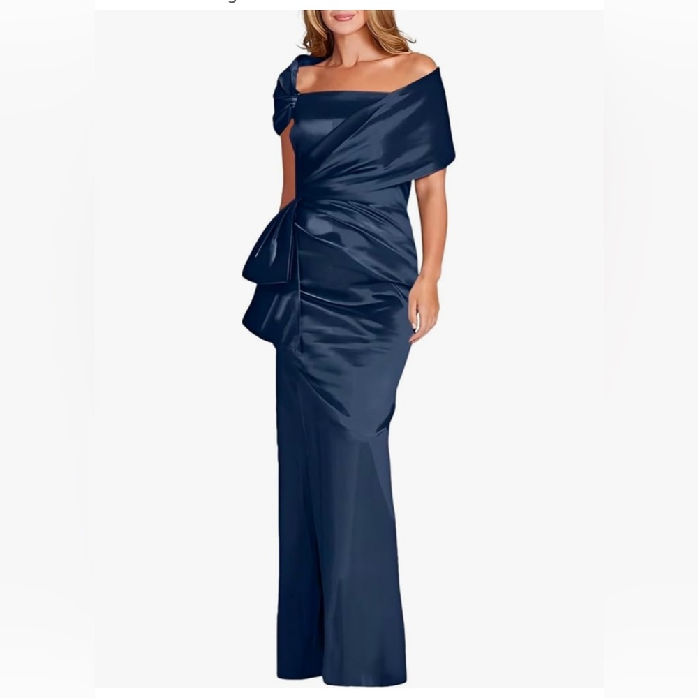 satin fabric & Comfy lining, Built-in bra,
Fully lined
Corset Back
Off Shoulder